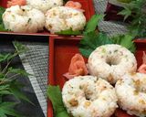甘酢生姜と鶏皮でドーナツ寿司作り方6写真