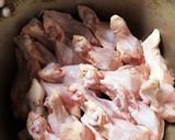 圧力鍋で作る鶏手羽元のコンソメ煮作り方1写真