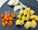 【蒸し野菜】鶏胸肉そぼろの甘辛あんかけの肉じゃが作り方1写真