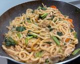 簡単なのに絶品！鰹香るワンパン焼きうどん作り方4写真