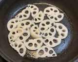 すだち香る！鮭と蓮根のバター醤油炒め作り方5写真