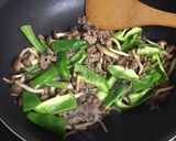 しめじとピーマンと牛肉のオイスター炒め作り方3写真