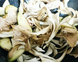 簡単☆ナスと舞茸と豚バラの玉子炒め☆作り方4写真