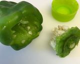 丸ごとピーマンの肉詰めコンソメスープ煮作り方1写真