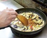 【そば処 いたこ庵】和風麻婆茄子丼作り方3写真