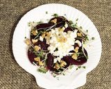 ビーツとモッツァレラチーズの健康サラダ作り方1写真