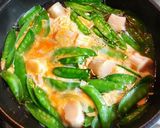 絹さやと小町麩の卵とじ　発酵新玉葱作り方4写真