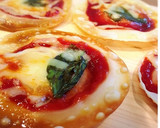 簡単！餃子の皮でマルゲリータ風！作り方8写真
