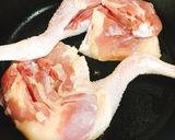 骨付き鶏もも肉のトマト煮込みチーズ添え作り方2写真