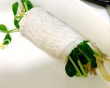 豚肩ロースdeもやし豆苗巻き〜もずく酢〜作り方2写真