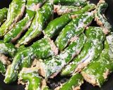 甘辛だれで☆万願寺とうがらしの肉詰め作り方7写真