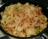 簡単！ホルモンキャベツの辛味噌炒め♡作り方5写真