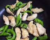 止まらない～♬ 鶏肉とシシトウの味噌炒め作り方4写真