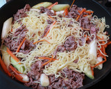簡単☆すき焼き風♪甘辛味の焼きそば作り方7写真