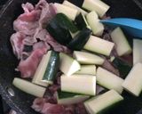 ズッキーニと豚肉のオイマヨ炒め♪作り方5写真