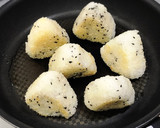 ゴマの香りが美味しい♪焼きおにぎり♡簡単作り方5写真