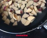 フライパン一つで！お芋ごろごろパンケーキ作り方1写真