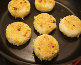 バターしょうゆ＊焼きもろこしおにぎり作り方3写真
