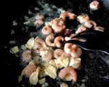 残り飯で☆海老とスパムのオムピラフ作り方3写真