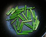 ニンニクの芽とイカのキムチスタミナ炒め！作り方2写真