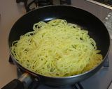 手軽で簡単！ペペロンチーノ風焼きそば作り方1写真