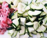 大きいズッキーニと青いミニトマトのカレー作り方1写真