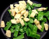 平さやいんげんと油揚げの煮物作り方1写真