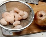 冷凍むきエビと玉ねぎで一品作り方1写真