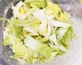 白菜と鶏団子のコンソメスープ作り方1写真