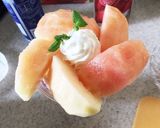 お店に負けないジューシー桃パフェ作り方4写真