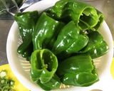 丸ごとピーマンの肉詰め作り方1写真