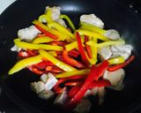 ☆パプリカで彩りキレイな鶏肉炒め☆作り方5写真