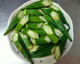 レンジで簡単♪オクラの梅塩昆布和え作り方2写真