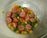 お弁当にも☆レンジでウインナーピラフ作り方2写真