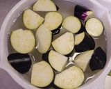 鶏肉となすの彩り南蛮煮作り方1写真