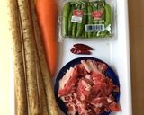 ピーラーで簡単♡牛肉とごぼうの金平作り方1写真