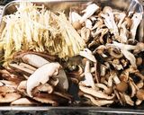 残りチーズとクルミのキノコクリームパスタ作り方1写真