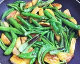簡単！万願寺とうがらしとナゲットの炒め物作り方4写真