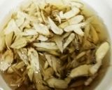 ごま油香る豚肉ゴボウと白滝の煮物　作り方1写真