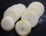 簡単！牛丼(玉葱マキマキ)作り方1写真
