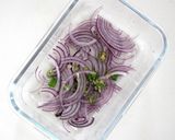 揚げゴーヤと紫玉ねぎのスリランカ風サラダ作り方3写真