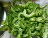 10分で完成♪ゴーヤ山椒の実炒め。作り方1写真