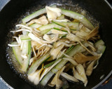 節約♪冬瓜の皮ときのこの麺つゆ卵とじ丼作り方3写真