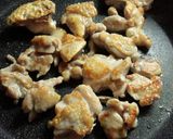 フライパンでこんがり炒め親子丼作り方1写真
