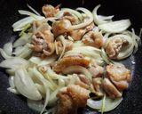 フライパンでこんがり炒め親子丼作り方2写真