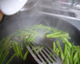 レタスとアスパラのかまぼこ中華風炒め作り方2写真