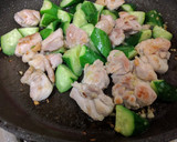 鶏もも肉ときゅうりの味噌炒め作り方5写真