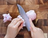 鶏肉と香ばし醤油アーモンドの秋色炒め作り方1写真