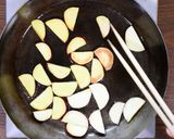 鶏肉と香ばし醤油アーモンドの秋色炒め作り方2写真