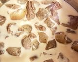 すじ肉とコンニャクのミルク煮作り方2写真